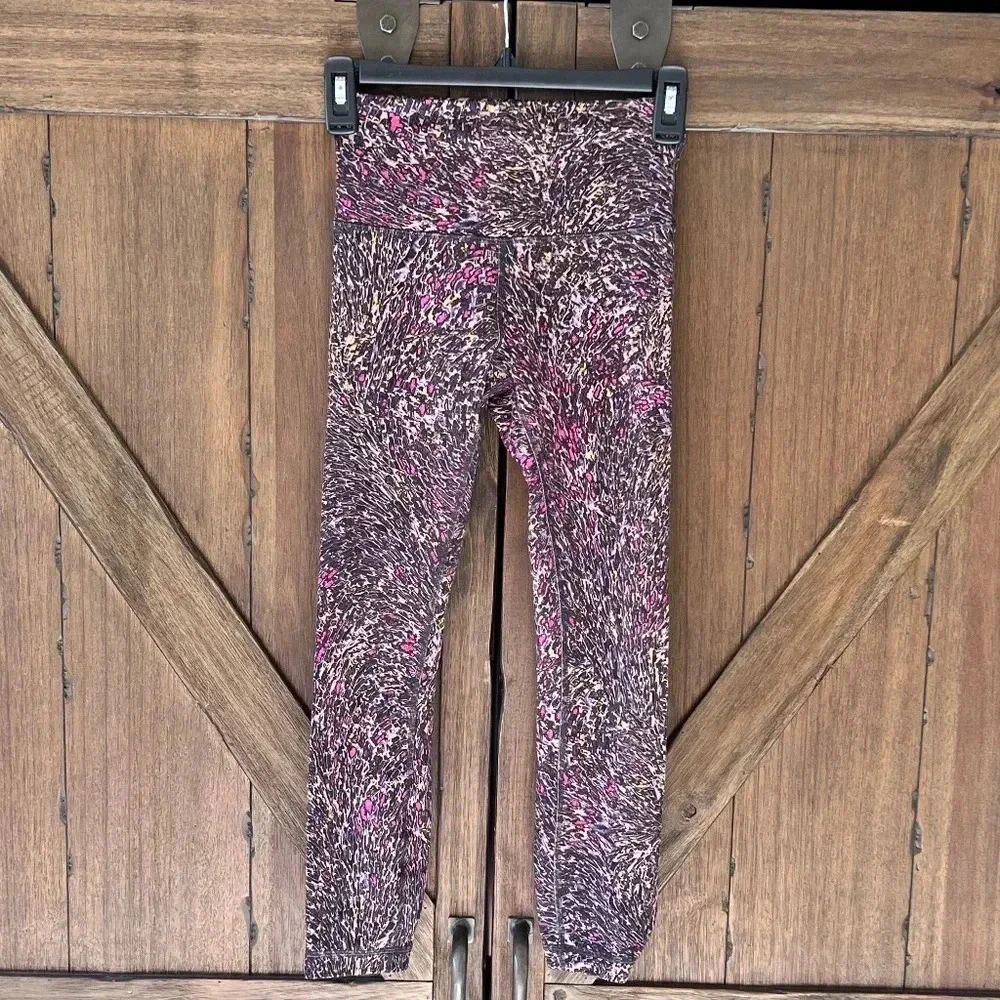 Lululemon Invigorate Cropped Tight 23